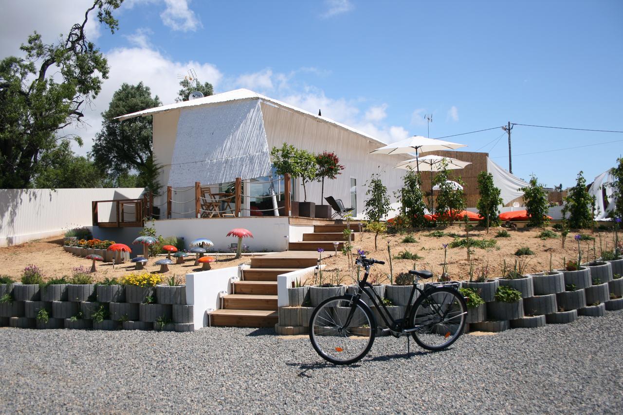 Vilapura - Naturism タヴィラ エクステリア 写真
